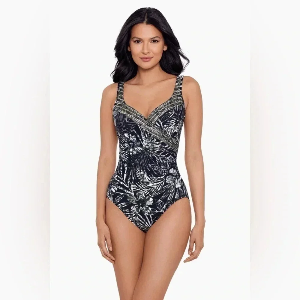 Miraclesuit look 10